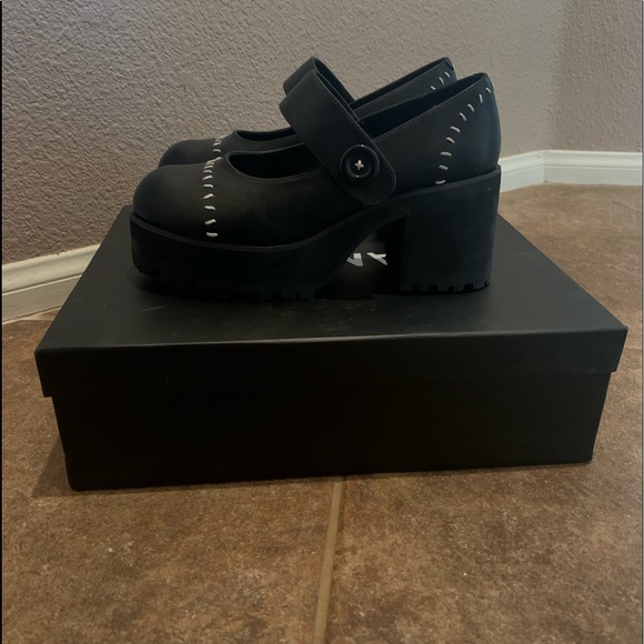 All Sewn Up Platform Mary Janes - Picture 3 of 5